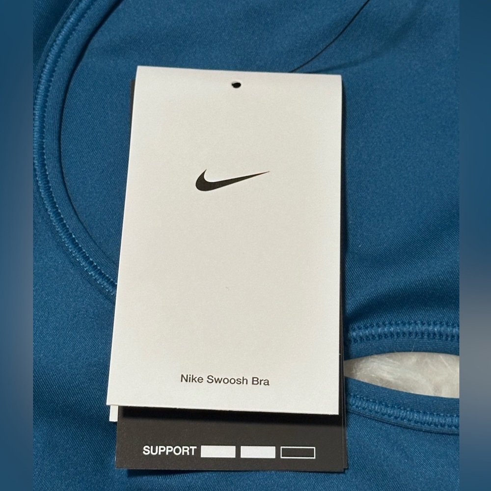Plus Size Nike Swoosh Sports Bra | Size 3x NWT - Picture 5 of 7